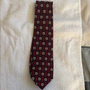Andrew Fezza Burgundy and Gold Patterned Tie
